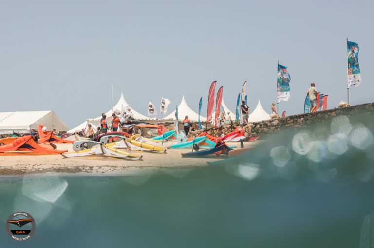 Image for SUARDIAZ & GALEA SNATCH THE SURF-SLALOM SHOW